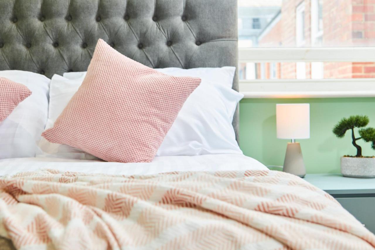 Stunning City Centre 3 Bed, 3 Bath - Sleeps 8! Apartment Leeds  Bagian luar foto