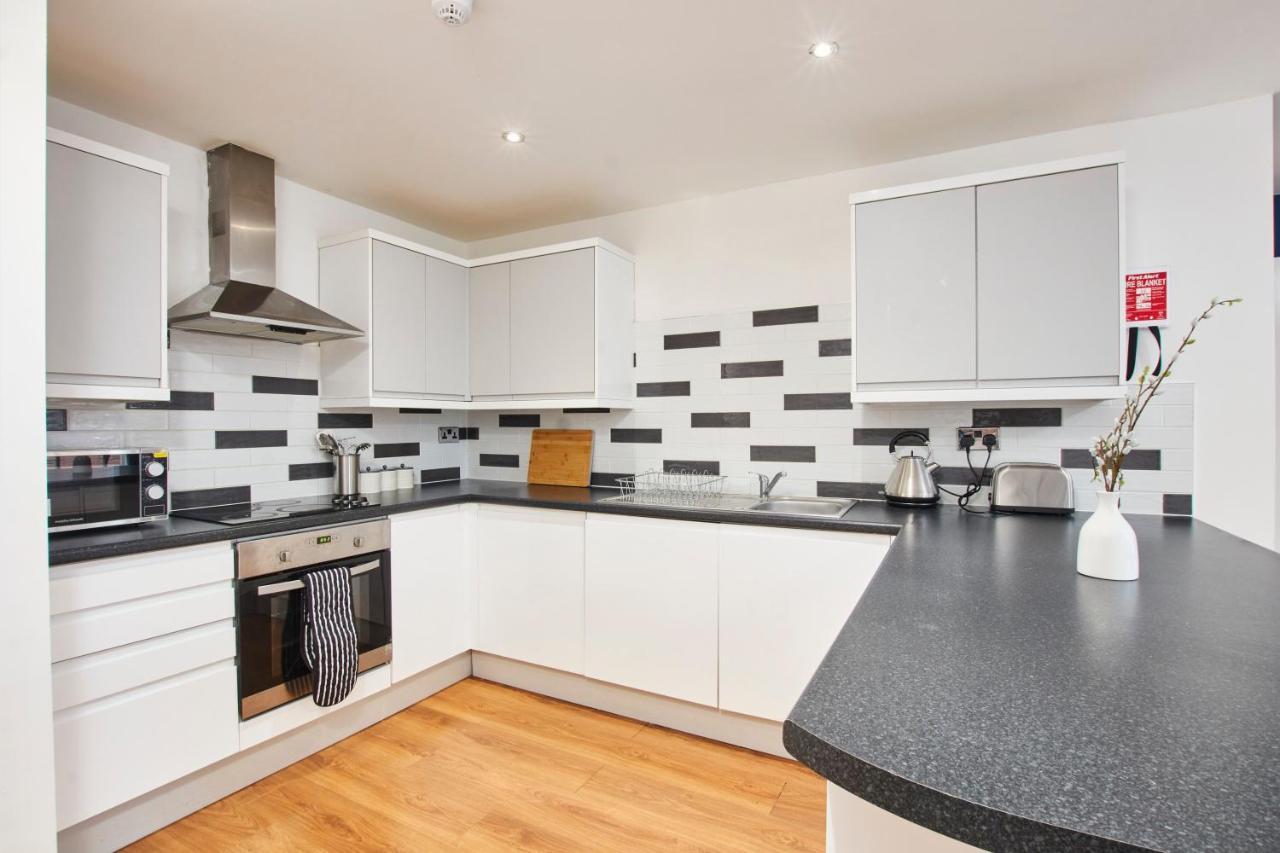 Stunning City Centre 3 Bed, 3 Bath - Sleeps 8! Apartment Leeds  Bagian luar foto