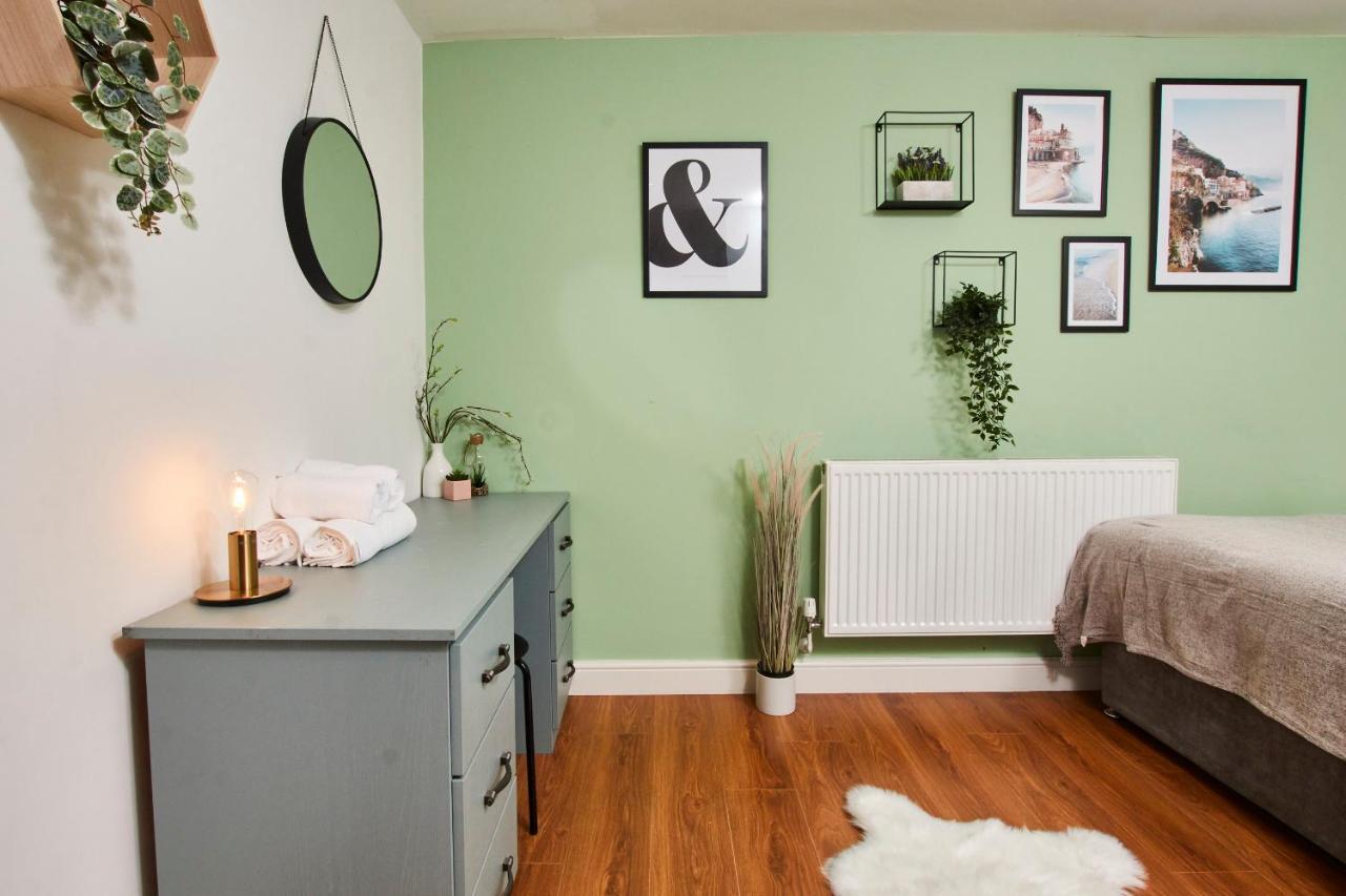 Stunning City Centre 3 Bed, 3 Bath - Sleeps 8! Apartment Leeds  Bagian luar foto