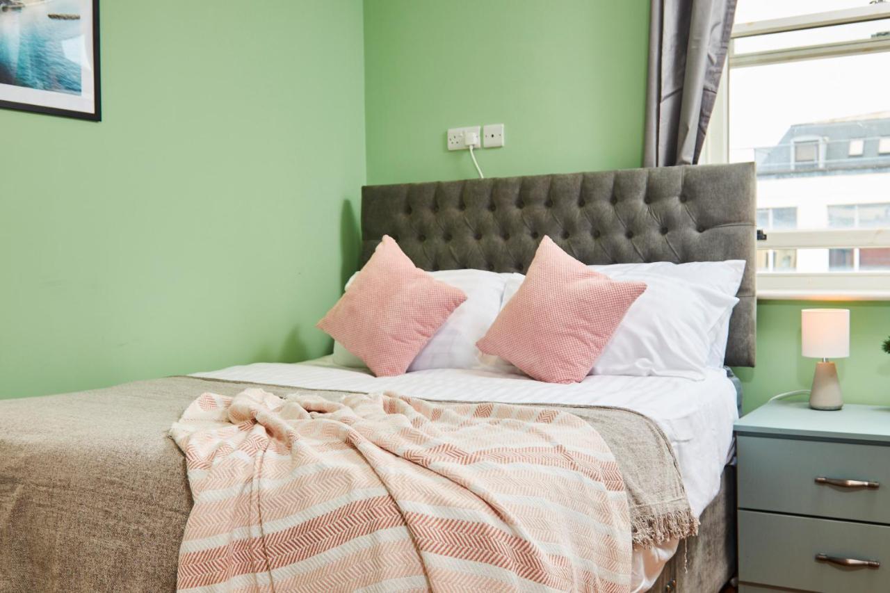 Stunning City Centre 3 Bed, 3 Bath - Sleeps 8! Apartment Leeds  Bagian luar foto